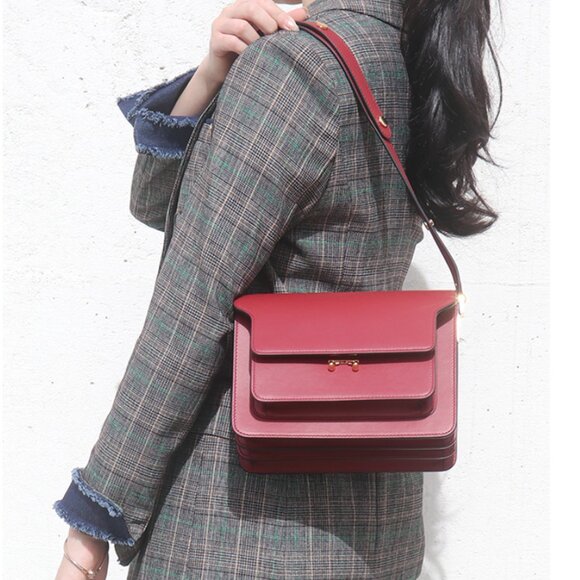 BNWT – Slightly Imperfect [MARNI TRUNK BAG CALF SKIN MEDIUM](#57) - Picture 3 of 16